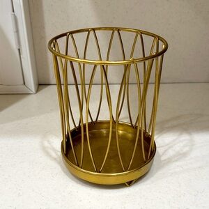 Threshold Gold Metal Base